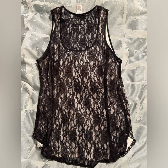 Cache size M cute black and white top with sheer back - Picture 2 of 2